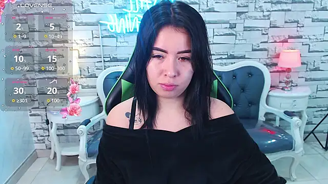 Snapshot of Kylia_a chatting on June 23, 1:09 pm Kylia a online show from June 23, 1:09 pm