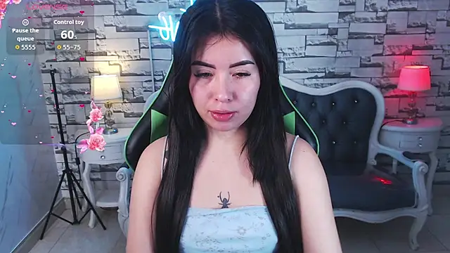 Snapshot of Kylia_a chatting on June 24, 2:16 pm Kylia a online show from June 24, 2:16 pm