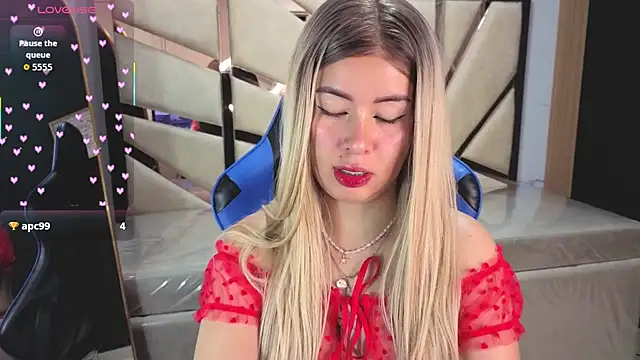 Snapshot of Kylia_a chatting on July 25, 1:30 pm Kylia a online show from July 25, 1:30 pm