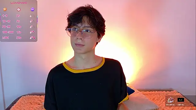 Snapshot of lui_x_dust chatting on March 2, 6:03 am lui x dust online show from March 2, 6:03 am