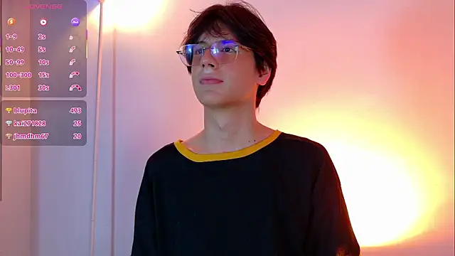 Snapshot of lui_x_dust chatting on March 2, 7:15 am lui x dust online show from March 2, 7:15 am