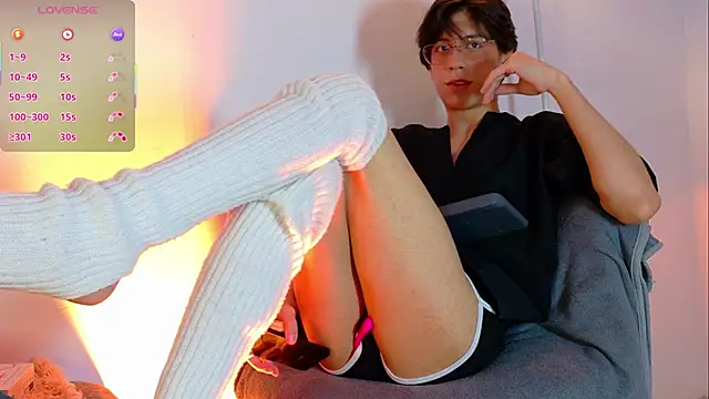 lui x dust online show from March 7, 3:36 am