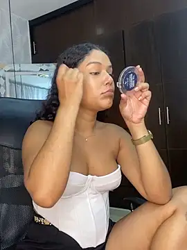 Miaafoxx   online show from March 14, 7:41 pm