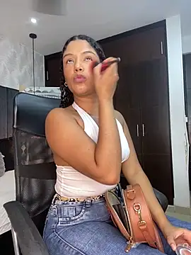 Miaafoxx   online show from March 30, 7:48 pm