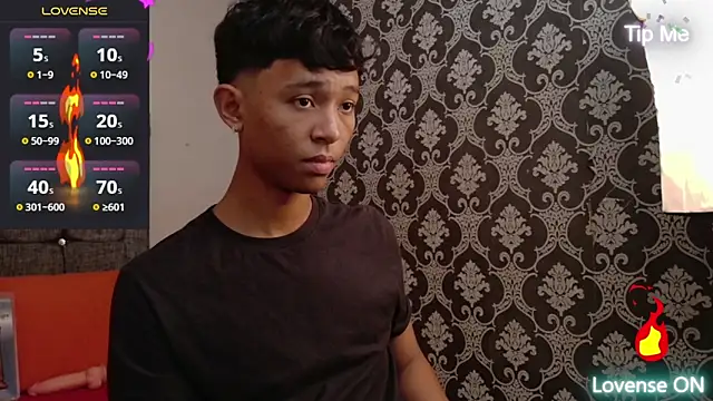 Snapshot of Little_Twink19x chatting on May 28, 7:33 pm Little Twink19x online show from May 28, 7:33 pm