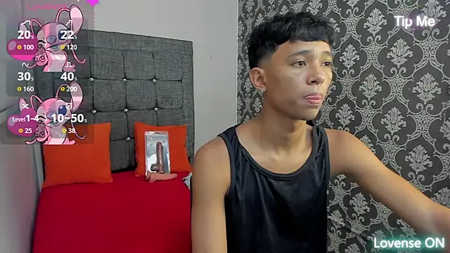 Snapshot of Little_Twink19x chatting on May 31, 7:26 pm Little Twink19x online show from May 31, 7:26 pm
