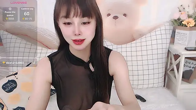 Snapshot of Luckmia333 chatting on February 25, 6:12 am Luckmia333 online show from February 25, 6:12 am