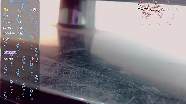 Snapshot of Alondra_Wile chatting on April 25, 12:52 pm Alondra Wile online show from April 25, 12:52 pm