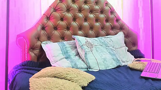 thiago cruz0 online show from February 23, 12:46 pm