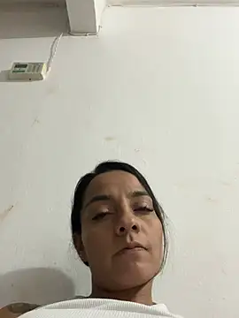 Snapshot of yesica2507 chatting on February 27, 5:51 am yesica2507 online show from February 27, 5:51 am