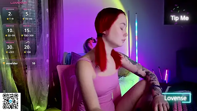 WendyCandy18 online show from March 14, 3:34 am