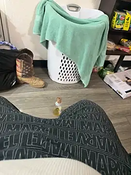 SavorredEscapist online show from February 19, 7:15 am