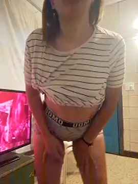 CamiliLuna online show from April 2, 9:56 pm