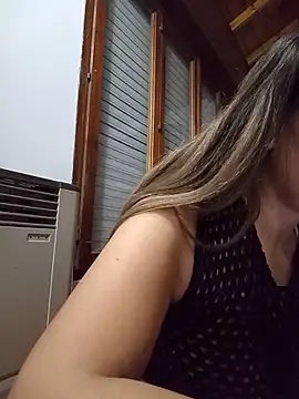Snapshot of CamiliLuna chatting on June 11, 5:05 am CamiliLuna online show from June 11, 5:05 am