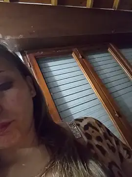 Snapshot of CamiliLuna chatting on June 30, 2:45 am CamiliLuna online show from June 30, 2:45 am