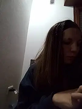 Snapshot of CamiliLuna chatting on July 2, 8:20 am CamiliLuna online show from July 2, 8:20 am