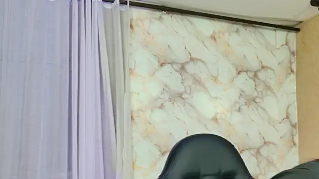 QueenSallyDesire online show from April 11, 1:10 am