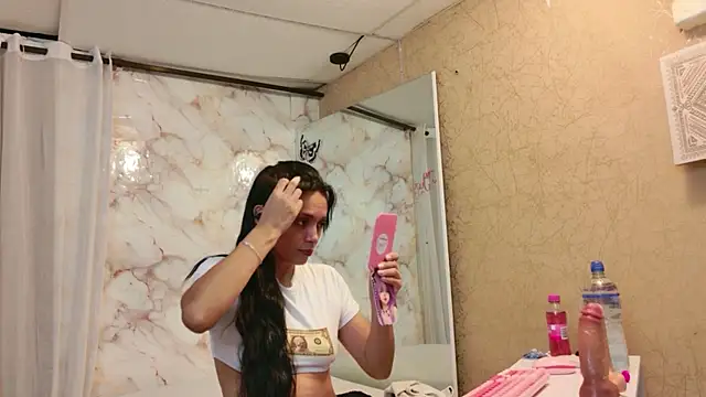 QueenSallyDesire online show from April 18, 3:10 am