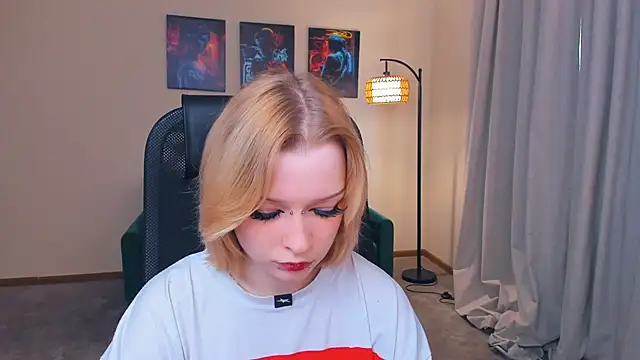 Snapshot of PortiaJefford chatting on February 23, 12:24 pm PortiaJefford online show from February 23, 12:24 pm