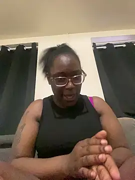 Snapshot of Sinfulwaterfalls chatting on May 28, 12:13 pm Sinfulwaterfalls online show from May 28, 12:13 pm