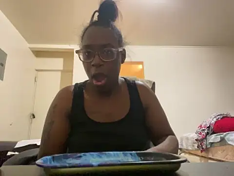 Snapshot of Sinfulwaterfalls chatting on June 4, 2:39 am Sinfulwaterfalls online show from June 4, 2:39 am