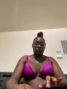 Snapshot of Sinfulwaterfalls chatting on July 25, 3:37 am Sinfulwaterfalls online show from July 25, 3:37 am