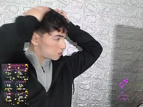 crissfer1 online show from March 3, 10:32 am