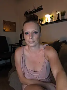 Snapshot of ZaramourXMrX chatting on July 3, 8:26 pm ZaramourXMrX online show from July 3, 8:26 pm
