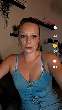 Snapshot of ZaramourXMrX chatting on August 8, 7:49 pm ZaramourXMrX online show from August 8, 7:49 pm