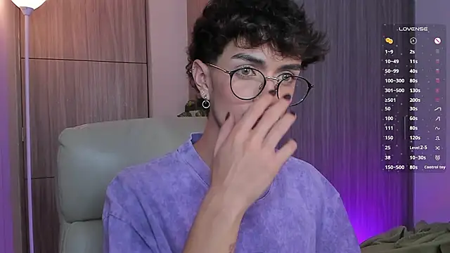 Snapshot of sr_sprinkles chatting on February 20, 7:32 am sr sprinkles online show from February 20, 7:32 am