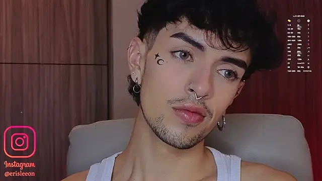 Snapshot of sr_sprinkles chatting on March 4, 1:00 am sr sprinkles online show from March 4, 1:00 am