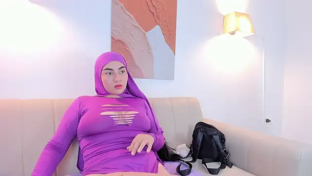 Snapshot of Malika_Noor chatting on May 10, 3:28 pm Malika Noor online show from May 10, 3:28 pm