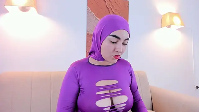 Snapshot of Malika_Noor chatting on May 13, 2:25 pm Malika Noor online show from May 13, 2:25 pm