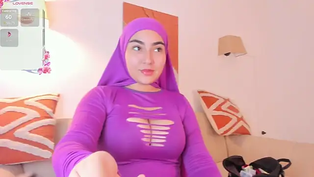 Snapshot of Malika_Noor chatting on May 24, 4:34 pm Malika Noor online show from May 24, 4:34 pm