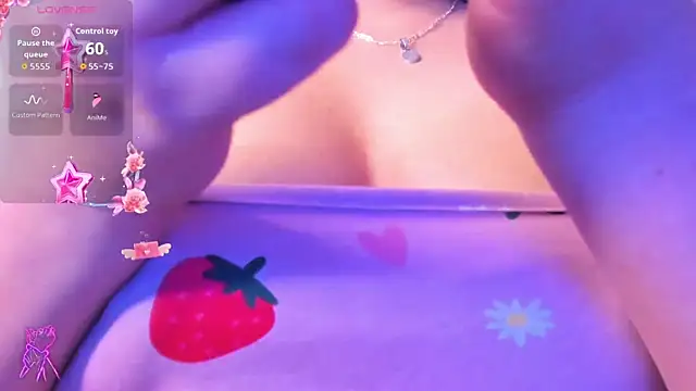 Snapshot of lucy_blush chatting on June 24, 11:42 am lucy blush online show from June 24, 11:42 am