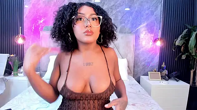 Snapshot of Emma_Dancer chatting on April 24, 12:18 pm Emma Dancer online show from April 24, 12:18 pm