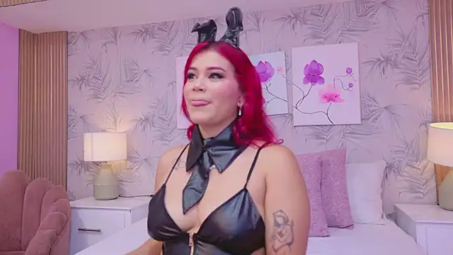 Snapshot of CherryTayloor chatting on February 28, 3:18 am CherryTayloor online show from February 28, 3:18 am