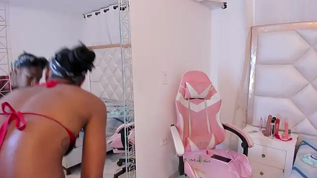 Snapshot of michelleblair1 chatting on March 2, 1:18 pm michelleblair1 online show from March 2, 1:18 pm