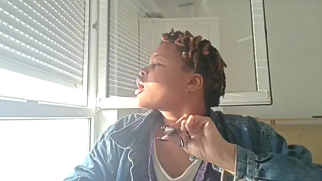 DolliaStarz online show from March 16, 5:06 pm