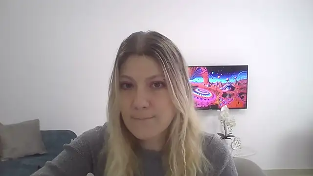 Snapshot of Foxy_Bright chatting on March 3, 12:44 pm Foxy Bright online show from March 3, 12:44 pm