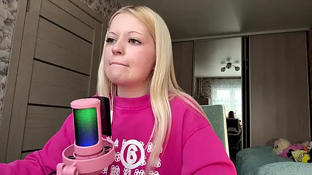 Snapshot of JeneeBIanks chatting on March 4, 1:06 pm JeneeBIanks online show from March 4, 1:06 pm