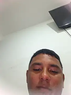 Snapshot of josua0429 chatting on February 28, 3:13 pm josua0429 online show from February 28, 3:13 pm