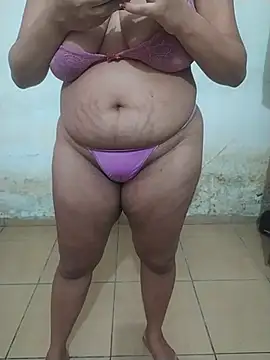 Snapshot of Syila10 chatting on June 29, 1:11 pm Syila10 online show from June 29, 1:11 pm