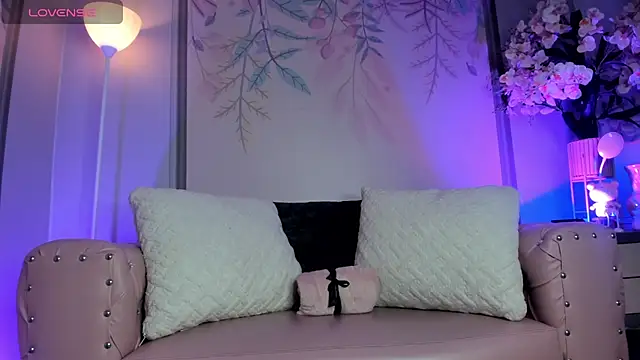 Eimy grey4u online show from April 14, 3:12 am