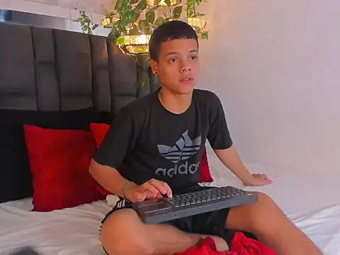 Snapshot of PATRIICKMILLER chatting on February 26, 3:22 pm PATRIICKMILLER online show from February 26, 3:22 pm