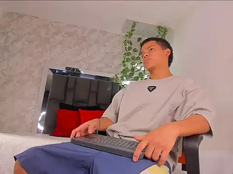 Snapshot of PATRIICKMILLER chatting on March 2, 3:41 pm PATRIICKMILLER online show from March 2, 3:41 pm