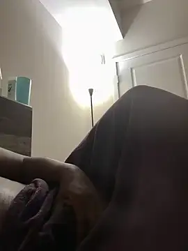 makeherfeelg online show from February 24, 6:11 am