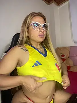 Snapshot of Alma_Andrade chatting on July 18, 10:24 pm Alma Andrade online show from July 18, 10:24 pm