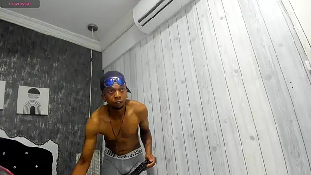 Snapshot of bray_1999 chatting on February 27, 3:39 am bray 1999 online show from February 27, 3:39 am