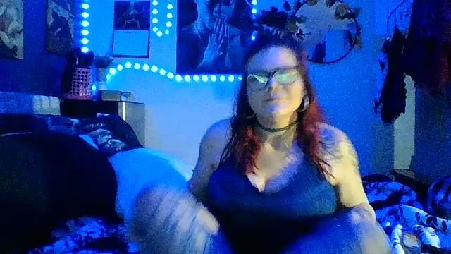 Snapshot of Sexymilf6992 chatting on March 8, 1:03 am Sexymilf6992 online show from March 8, 1:03 am